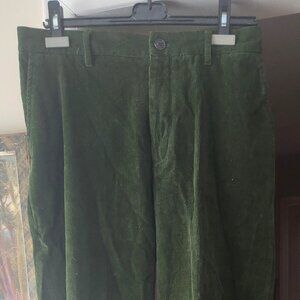 C22   Roots Cool corduroy Organic cotton Moss Green w/elastic waist & pockets